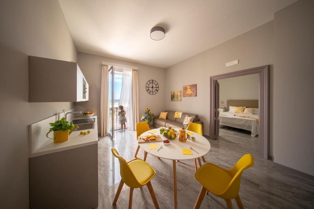 Palazzo Novecento Apartment Margherita Di Savoia Luaran gambar